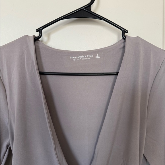 NWT Gray Long Sleeve Bodysuit - Picture 3 of 5
